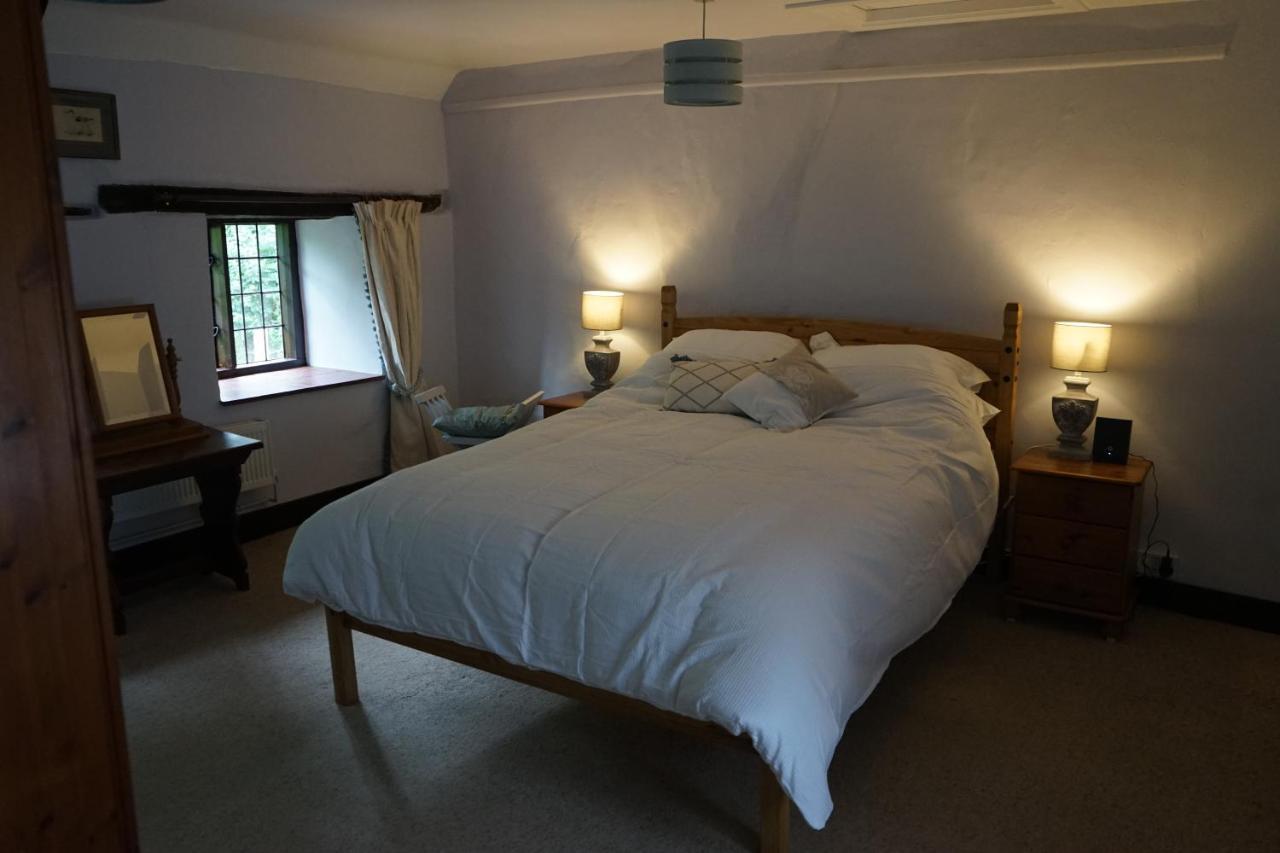 Character 2 Double Bedroom Cottage In Shaftesbury Exteriör bild